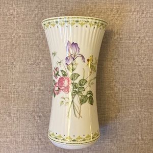 Royal Doulton Camilla vase